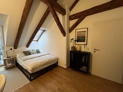 Altbauwohnung mit Balkon kaufen in 8010 Graz (Bild 1)