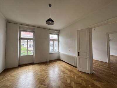 Altbauwohnung mit Balkon mieten in 8010 Graz (Bild 2)