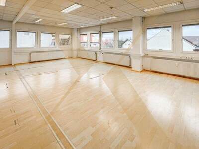 Halle / Lager / Produktion mieten in 4050 Traun