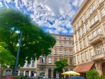 Altbauwohnung mit Balkon mieten in 1010 Wien (Bild 2)