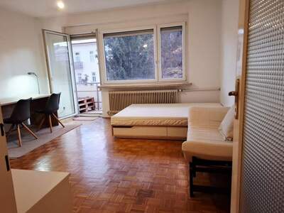 Altbauwohnung mit Balkon mieten in 8010 Graz (Bild 4)