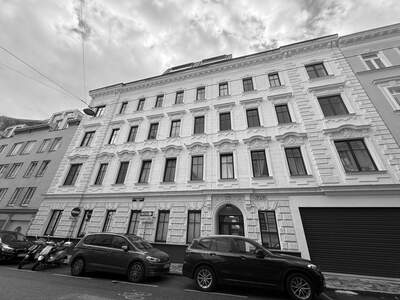 Altbauwohnung mit Balkon mieten in 1180 Wien