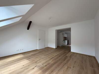 Altbauwohnung mit Balkon mieten in 8020 Graz (Bild 5)