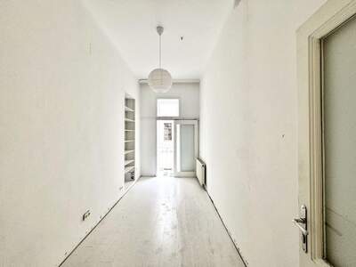 Altbauwohnung mit Balkon kaufen in 1070 Wien (Bild 3)
