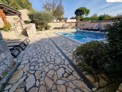 Haus kaufen in 52440 Porec (Bild 4)