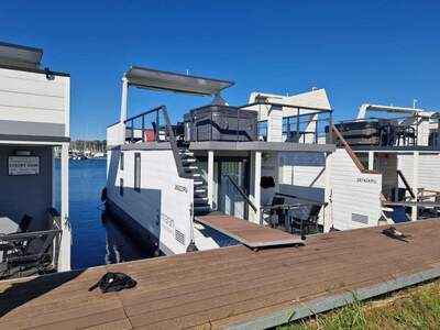 Gewerbeobjekt kaufen in 52100 Pula (Bild 1)