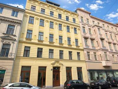 Altbauwohnung mit Balkon kaufen in 1070 Wien (Bild 3)