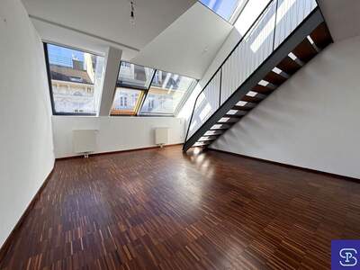 Altbauwohnung mit Balkon mieten in 1070 Wien (Bild 2)