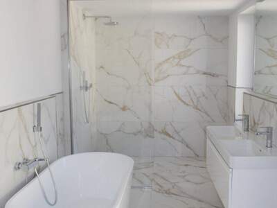 Altbauwohnung mit Balkon kaufen in 1040 Wien (Bild 3)