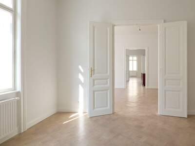 Altbauwohnung mit Balkon mieten in 1080 Wien (Bild 3)