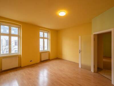 Altbauwohnung mit Balkon kaufen in 1160 Wien (Bild 3)