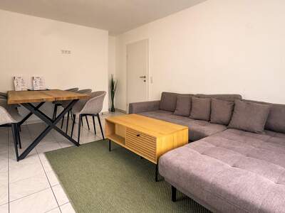 Altbauwohnung mit Balkon kaufen in 9220 Velden (Bild 2)