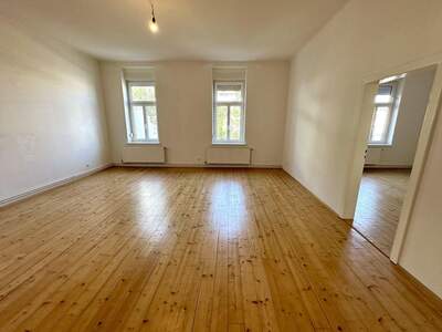 Altbauwohnung mit Balkon mieten in 8010 Graz (Bild 2)