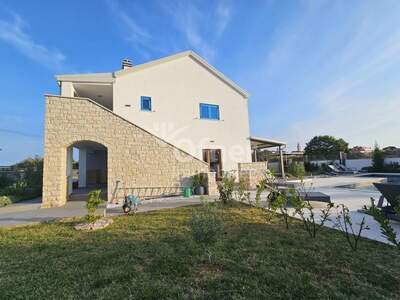 Haus kaufen in 52440 Porec (Bild 2)