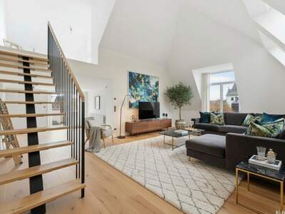 Altbauwohnung mit Balkon kaufen in 1130 Wien (Bild 1)