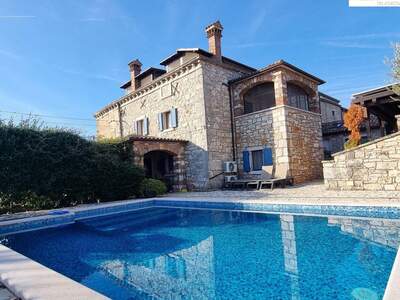 Haus kaufen in 52440 Porec (Bild 1)