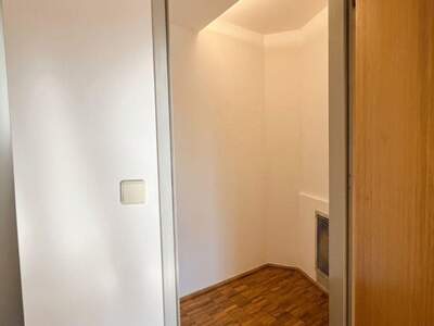 Altbauwohnung mit Balkon mieten in 8010 Graz (Bild 5)