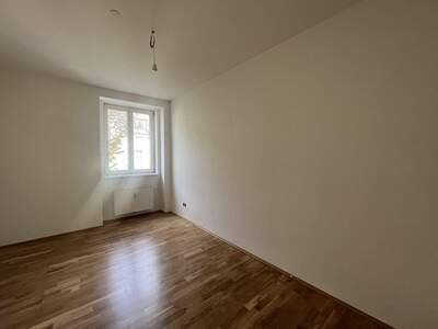 Altbauwohnung mit Balkon mieten in 8020 Graz (Bild 5)