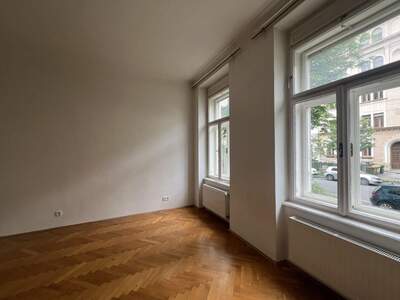 Altbauwohnung mit Balkon mieten in 8010 Graz (Bild 1)
