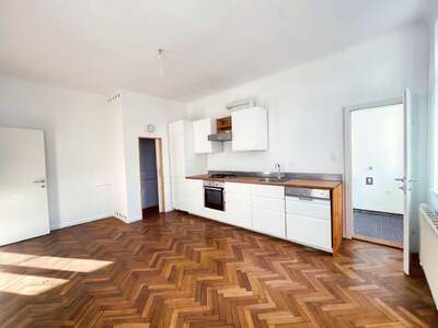 Altbauwohnung mit Balkon kaufen in 1170 Wien (Bild 2)