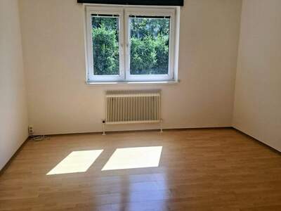 Altbauwohnung mit Balkon mieten in 4048 Puchenau (Bild 2)