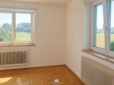 Altbauwohnung mit Balkon mieten in 4904 Atzbach (Bild 2)