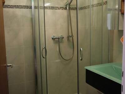 Altbauwohnung mit Balkon mieten in 8020 Graz (Bild 2)