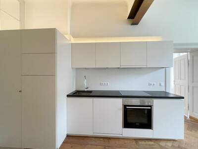 Altbauwohnung mit Balkon mieten in 8010 Graz (Bild 4)