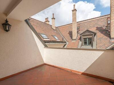 Altbauwohnung mit Balkon mieten in 1010 Wien (Bild 3)