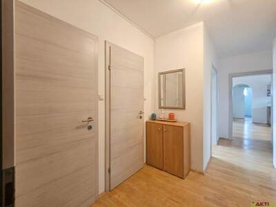 Altbauwohnung mit Balkon kaufen in 8430 Leibnitz (Bild 2)