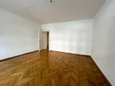 Altbauwohnung mit Balkon mieten in 8020 Graz (Bild 3)