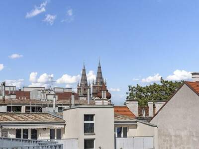 Altbauwohnung mit Balkon kaufen in 1160 Wien (Bild 1)