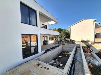 Haus kaufen in 51511 Malinska (Bild 1)