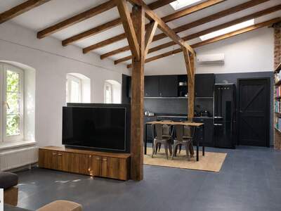 Altbauwohnung kaufen in 10967 Berlin (Bild 1)