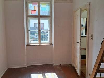 Altbauwohnung mit Balkon mieten in 1120 Wien (Bild 3)