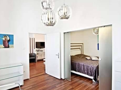 Altbauwohnung mit Balkon mieten in 1010 Wien (Bild 2)