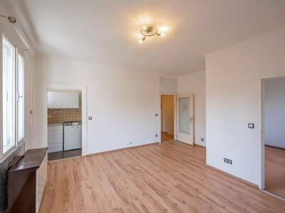Wohnung mit Balkon kaufen in 1140 Wien (Bild 2)