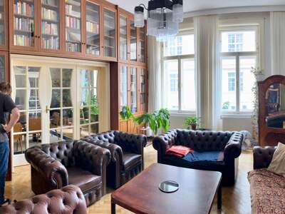 Altbauwohnung mit Balkon mieten in 1010 Wien (Bild 1)