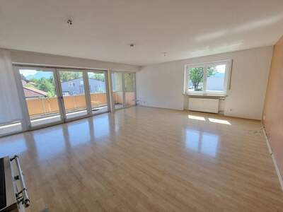 Wohnung mit Balkon kaufen in 83395 Freilassing (Bild 1)