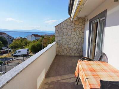 Wohnung mit Balkon kaufen in 51260 Crikvenica (Bild 2)