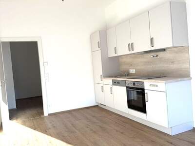 Altbauwohnung mit Balkon mieten in 8680 Mürzzuschlag (Bild 2)