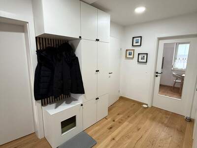 Altbauwohnung mit Balkon kaufen in 8053 Graz (Bild 2)