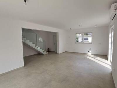 Haus mit Garten kaufen in 52466 Novigrad (Bild 3)