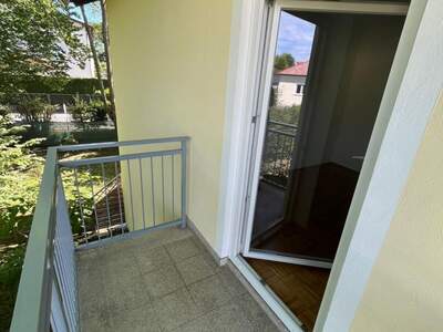 Altbauwohnung mit Balkon mieten in 8042 Graz (Bild 2)
