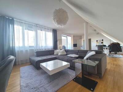 Dachgeschosswohnung kaufen in 2320 Schwechat