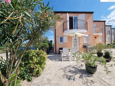 Haus kaufen in 52440 Porec (Bild 1)