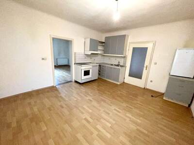 Altbauwohnung mit Balkon mieten in 8020 Graz (Bild 3)