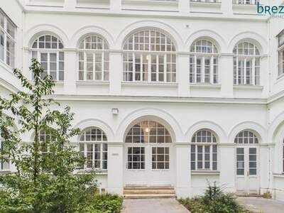 Altbauwohnung kaufen in 1090 Wien (Bild 1)