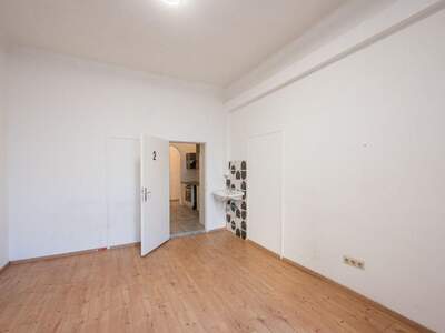 Altbauwohnung mit Balkon kaufen in 1200 Wien (Bild 4)