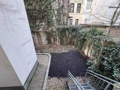 Altbauwohnung mit Balkon kaufen in 1180 Wien (Bild 1)